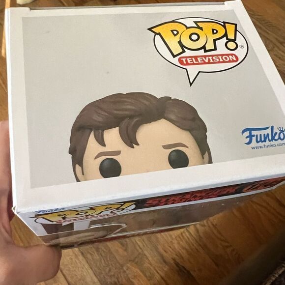 Funko Pop Stranger Things Steve Vinyl Figure - Picture 6 of 8